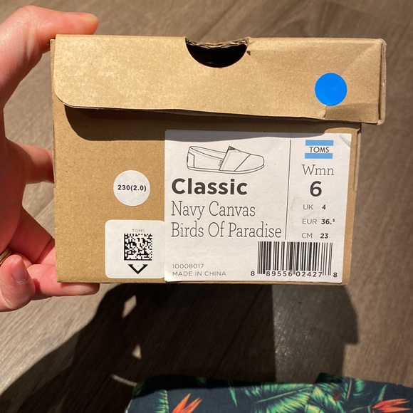 Lightly worn TOMS - Picture 5 of 5